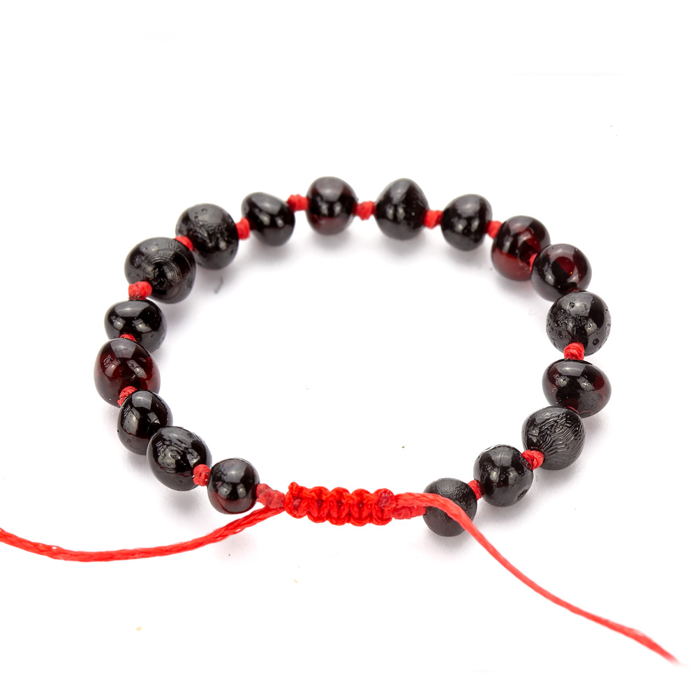 Bratara cu snur rosu din chihlimbar baltic negru 