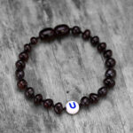 Brățară chihlimbar copii cu inițială ~ model cireș | Prima Literă din Povestea Lui