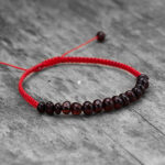 Brățară shamballa din chihlimbar baltic negru & împletitură șnur roșu