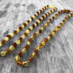 colier chihlimbar copii galben maro lantisoare de bebelusi