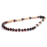 Lantisor copii din chihlimbar negru & lemn de alun