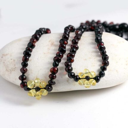 set coliere chihlimbar negru model floare de lamai