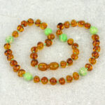 Colier copii din chihlimbar baltic maro & jasp imperial verde PROTECTIE PENTRU COPII SENSIBILI