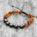 Brățară chihlimbar copii cu nume litere negre ~ model coniac