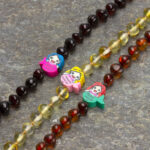 Brățară copii din chihlimbar baltic - charm sirenă (3-16 ani)