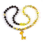 Colier copii chihlimbar baltic - malachit & pandantiv girafă