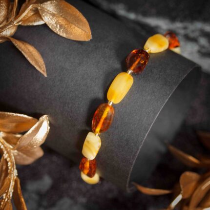 Bratara chihlimbar, pietre ovala, culoare coniac unt