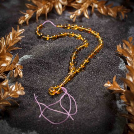 matanii barbati chihlimbar verde, margele ovale, 33 boabe