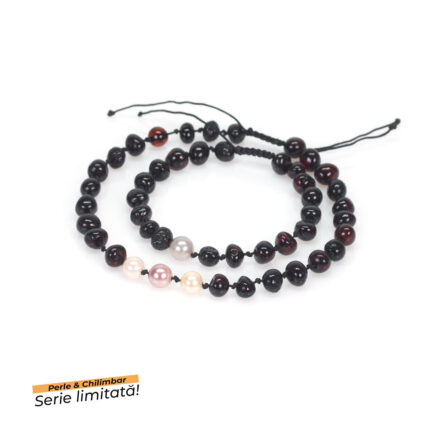 imagine de produs pe fundal alb cu doua bratari adult copil editie limitata din chihlimbar negru si perle