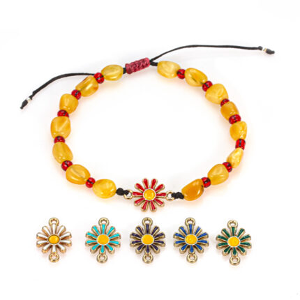 Imagine de produs: Bratara chihlimbar natural cu margele de nisip si charm floare