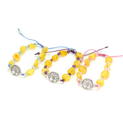 imagide pe fundal alb cu 3 bratari din chihlimbar, ametist, cuart, acvamarin si pandantiv copacul vietii