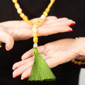 superb colier lung din chihlimbar cu ciucure